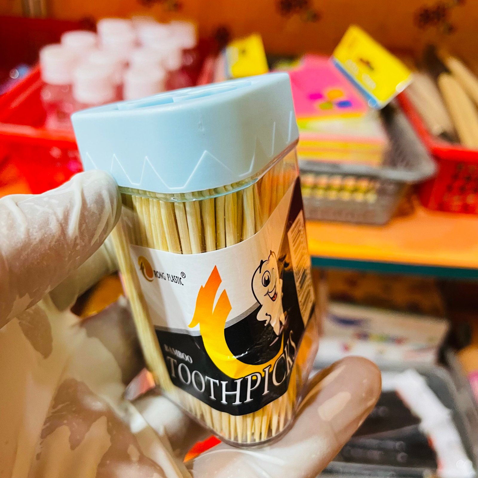 Triangular Toothpick Holder with Clover Design – 400 Picks - Image 2